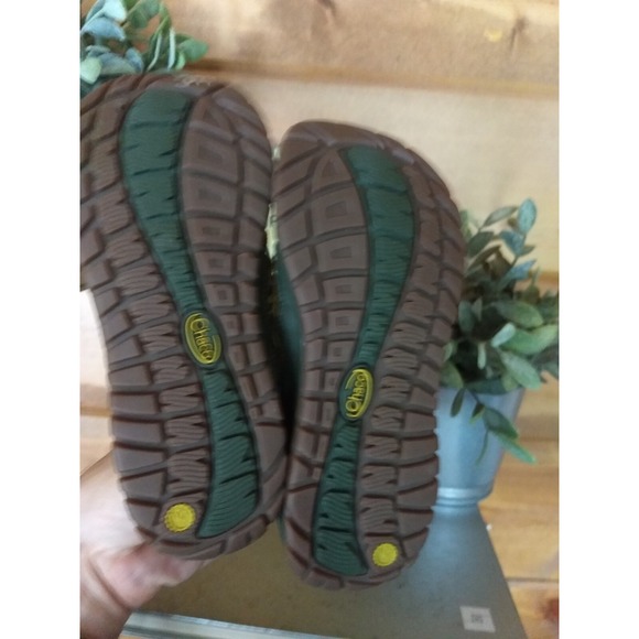 Chaco Outcross Youth Size 2 Shoes Green Slip On Hiking Outdoors Adjustable Kids - Picture 4 of 5